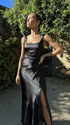 Alaria Maxi Dress - Black