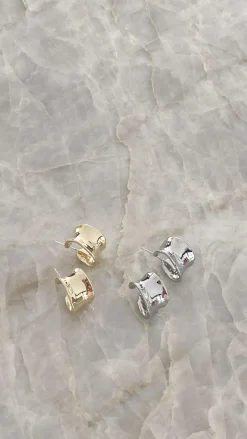 Erin Hoop Earrings - Gold