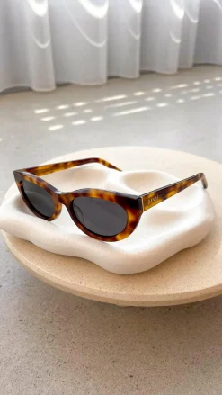 Estella Sunglasses - Hazel Tort