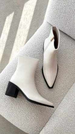 Leanora Boots - Ivory