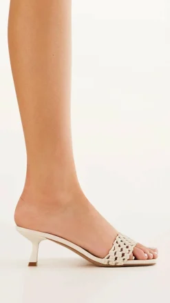 Michelle Heel - Bone