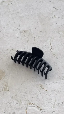 Regina Matte Claw Clip - Black