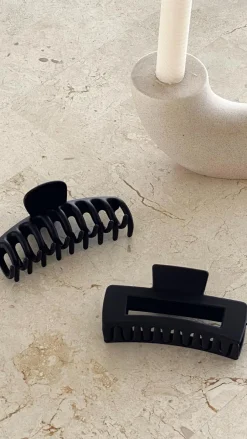 Regina Matte Claw Clip - Black