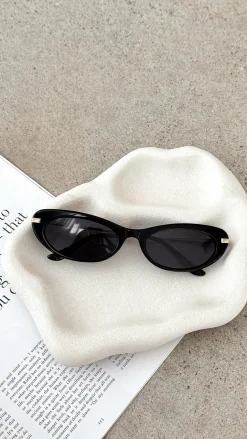 The Rae Sunglasses - Black / Black