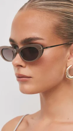 The Rae Sunglasses - Taupe / Brown
