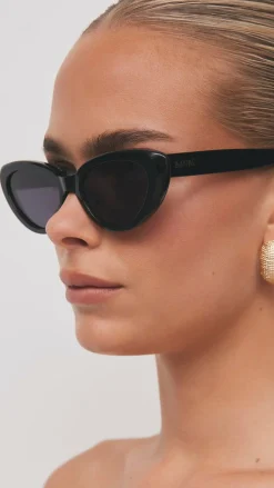 The Sweeney Sunglasses - Black / Black