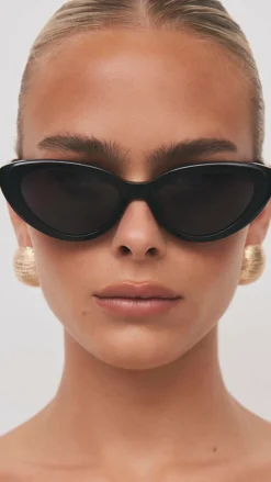 The Sweeney Sunglasses - Black / Black