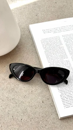 The Sweeney Sunglasses - Black / Black