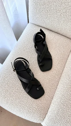 Ushi Sandal - Black