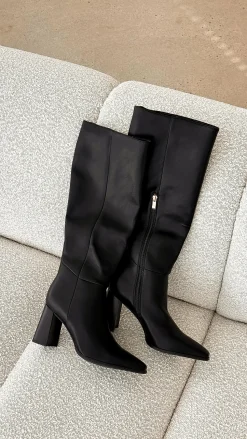 Vallia Boots - Black